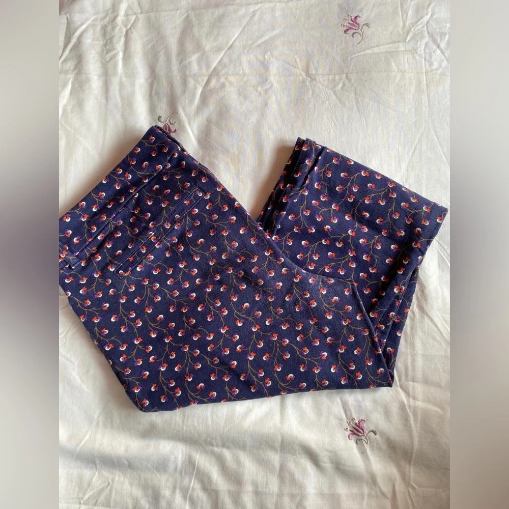 💐Old Navy Floral trousers💐 - Picture 5 of 6